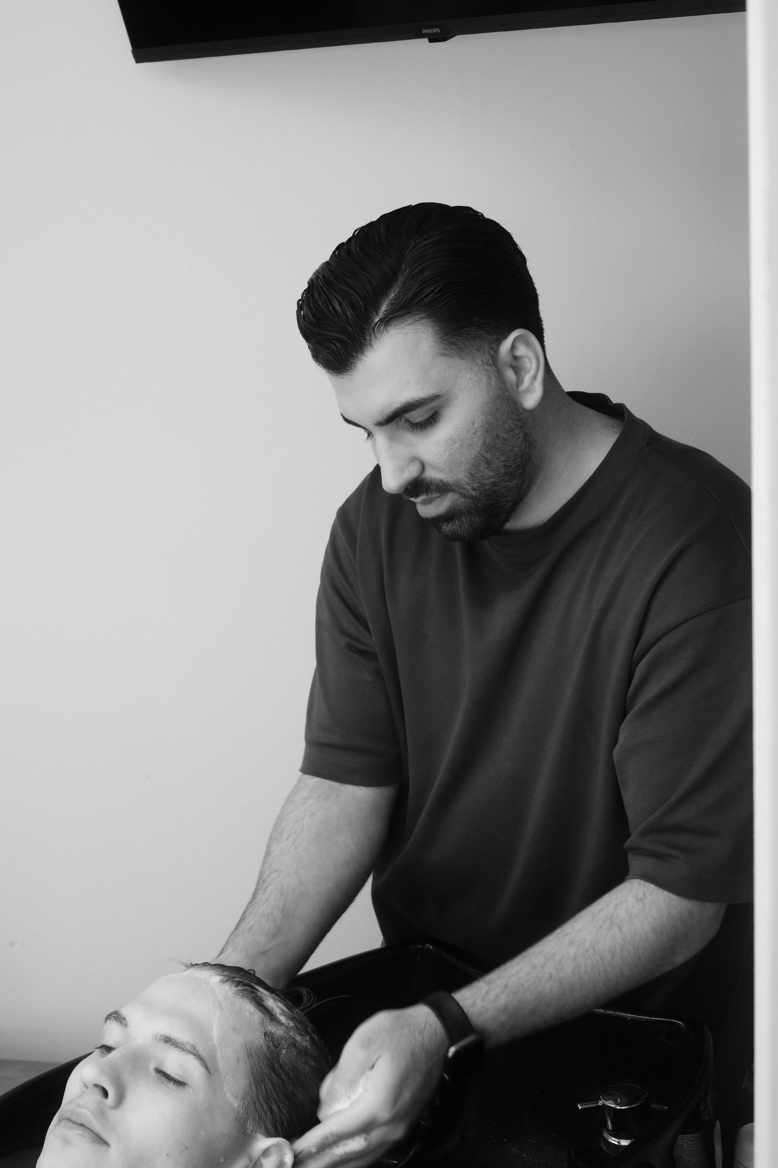 Haarwäsche nach der Coloration im Studio Haco, Friseur in Hamburg-Harvestehude